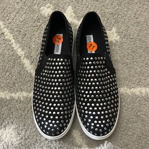 Steve Madden stud flats in black size 11